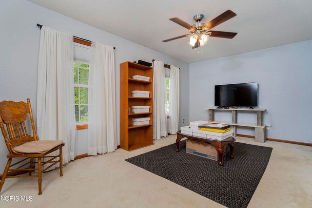 1315 Mary Lou Court, Perrysburg, OH 43551