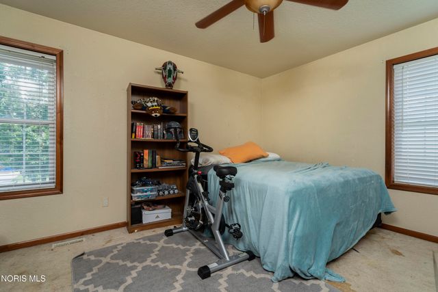1315 Mary Lou Court, Perrysburg, OH 43551