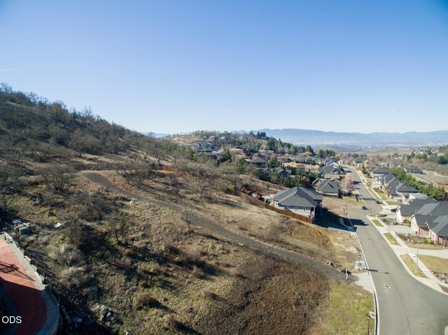 4662 Hathaway Drive, Medford, OR 97504