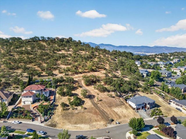 4662 Hathaway Drive, Medford, OR 97504