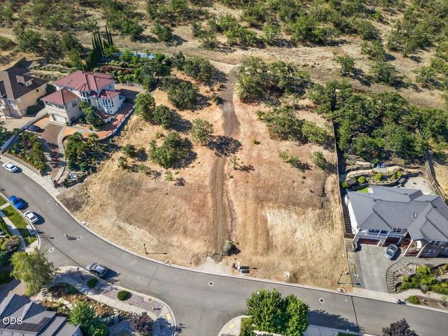 4662 Hathaway Drive, Medford, OR 97504