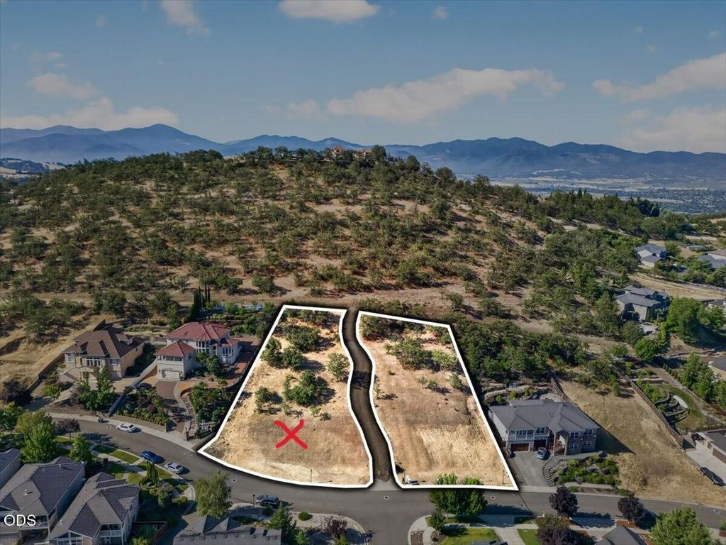 4662 Hathaway Drive, Medford, OR 97504