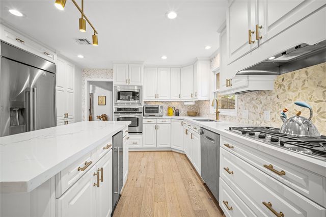 6206 Rutherglenn Drive, Houston, TX 77096