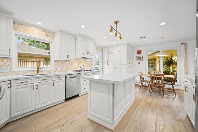 6206 Rutherglenn Drive, Houston, TX 77096