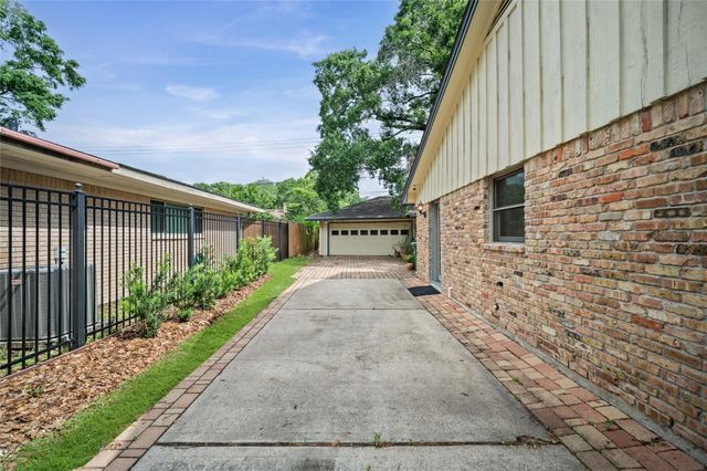 6206 Rutherglenn Drive, Houston, TX 77096