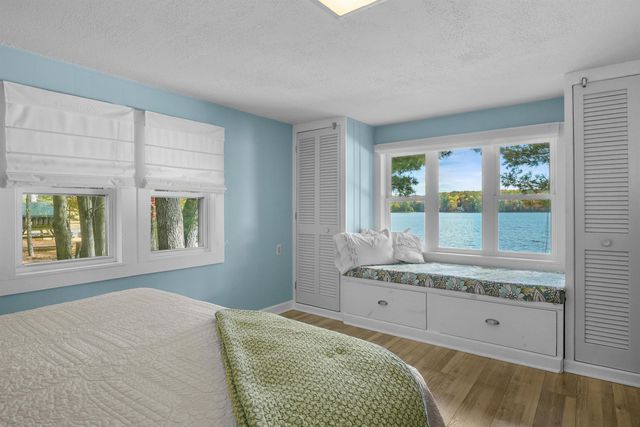 489 Peninsula Trail, East Bay Twp, MI 49696