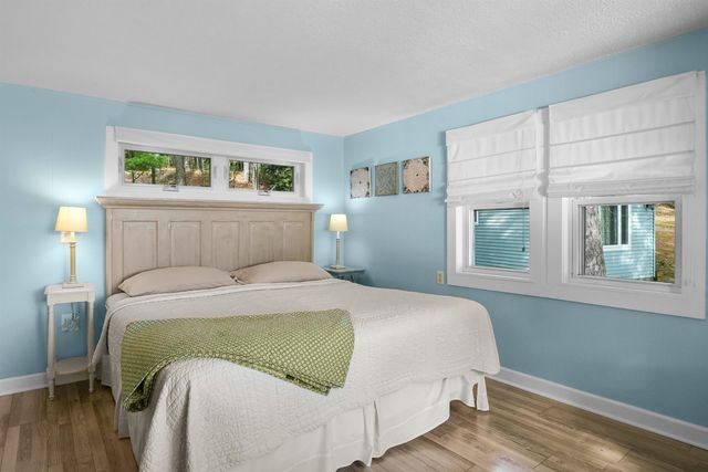 489 Peninsula Trail, East Bay Twp, MI 49696