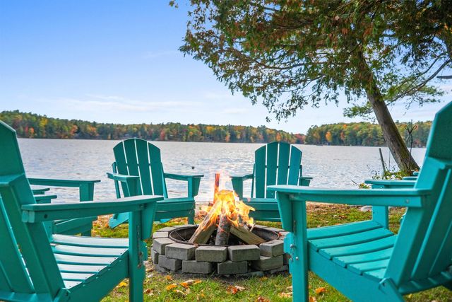 489 Peninsula Trail, East Bay Twp, MI 49696