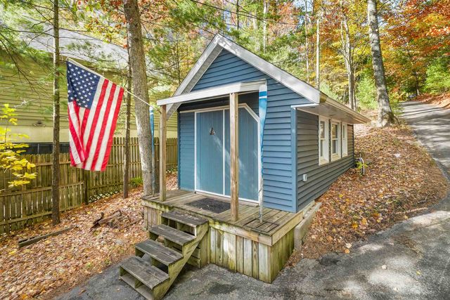 489 Peninsula Trail, East Bay Twp, MI 49696