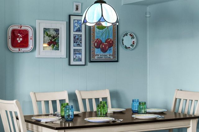 489 Peninsula Trail, East Bay Twp, MI 49696