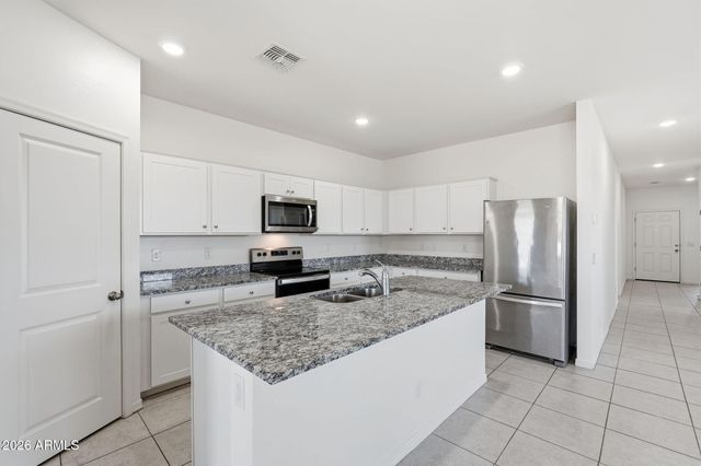 4114 E REYNOLDS Drive, San Tan Valley, AZ 85143
