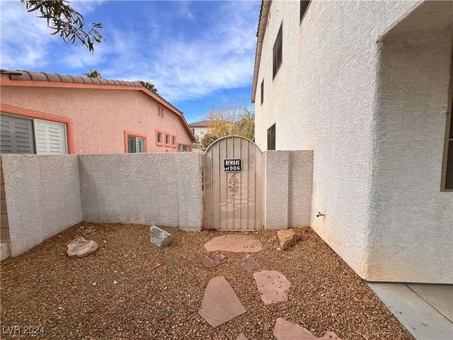 3049 Azure Bay Street, Las Vegas, NV 89117