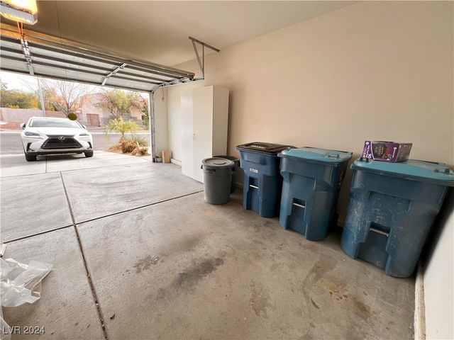 3049 Azure Bay Street, Las Vegas, NV 89117