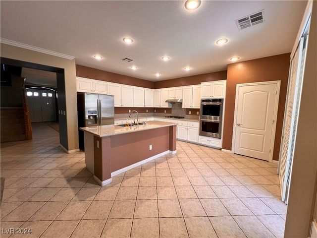 3049 Azure Bay Street, Las Vegas, NV 89117