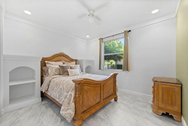 15273 SW 37th Street, Davie, FL 33331