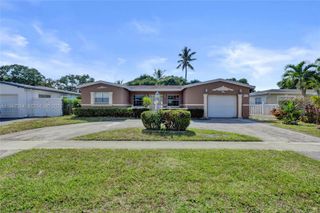4966 NW 39th Street, Lauderdale Lakes, FL 33319