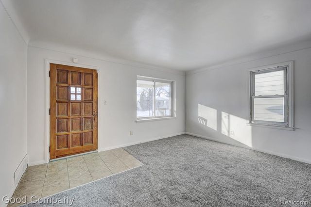 967 E Shevlin Avenue, Hazel Park, MI 48030