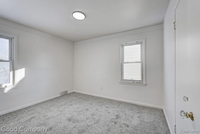 967 E Shevlin Avenue, Hazel Park, MI 48030