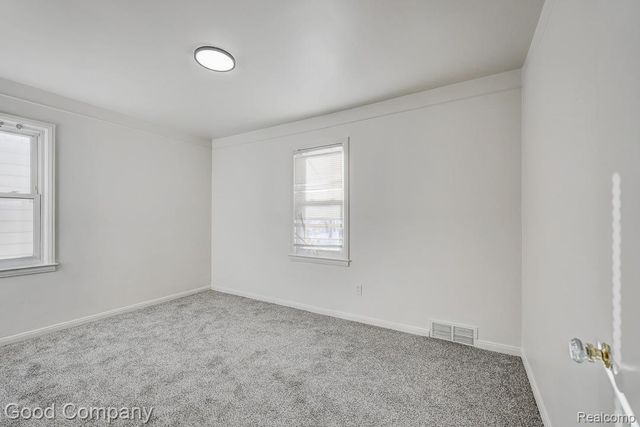 967 E Shevlin Avenue, Hazel Park, MI 48030