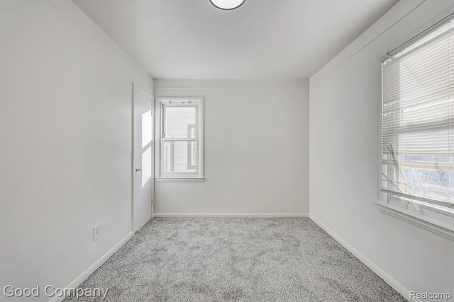 967 E Shevlin Avenue, Hazel Park, MI 48030