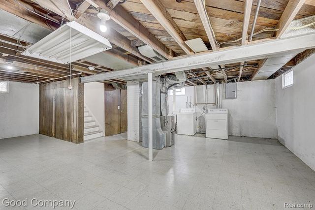 967 E Shevlin Avenue, Hazel Park, MI 48030