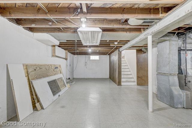 967 E Shevlin Avenue, Hazel Park, MI 48030