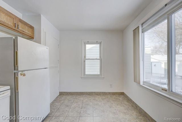 967 E Shevlin Avenue, Hazel Park, MI 48030