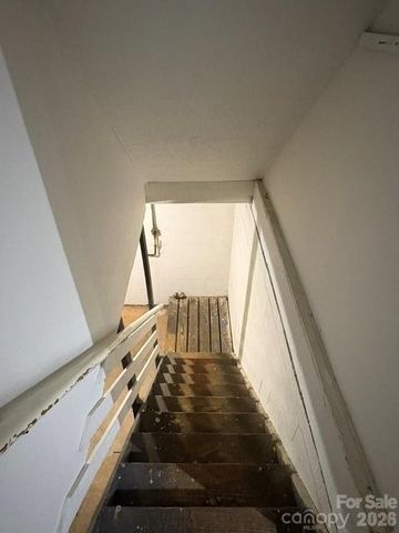 31 Spring Forest Circle, Asheville, NC 28803