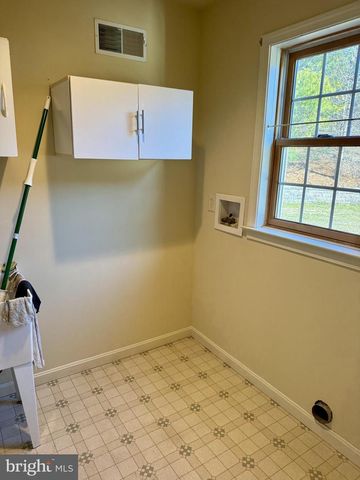 160 BULLS HEAD RD, Pottsville, PA 17901