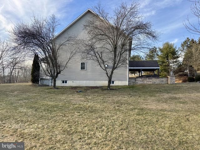 160 BULLS HEAD RD, Pottsville, PA 17901