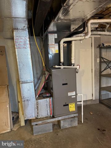 160 BULLS HEAD RD, Pottsville, PA 17901