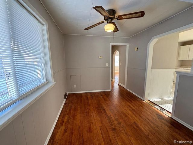 23033 Cayuga Avenue, Hazel Park, MI 48030