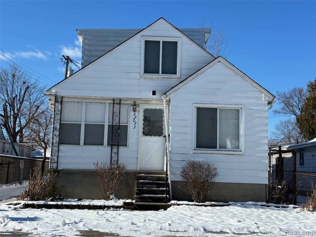 23033 Cayuga Avenue, Hazel Park, MI 48030