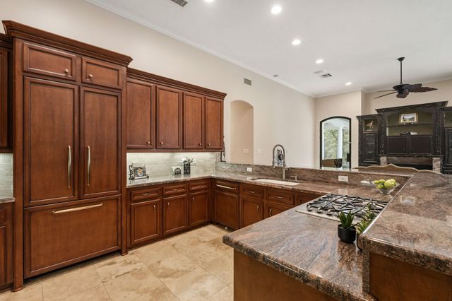 55 Benton Woods Circle, The Woodlands, TX 77382