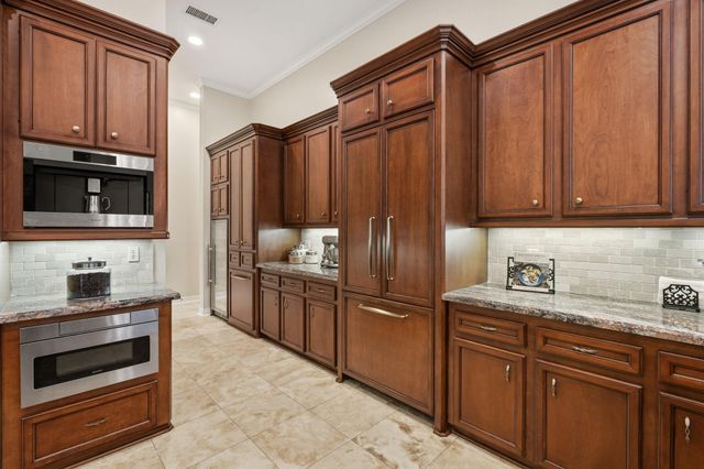 55 Benton Woods Circle, The Woodlands, TX 77382