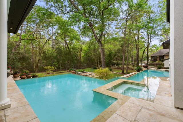 55 Benton Woods Circle, The Woodlands, TX 77382
