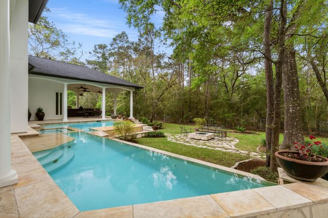 55 Benton Woods Circle, The Woodlands, TX 77382