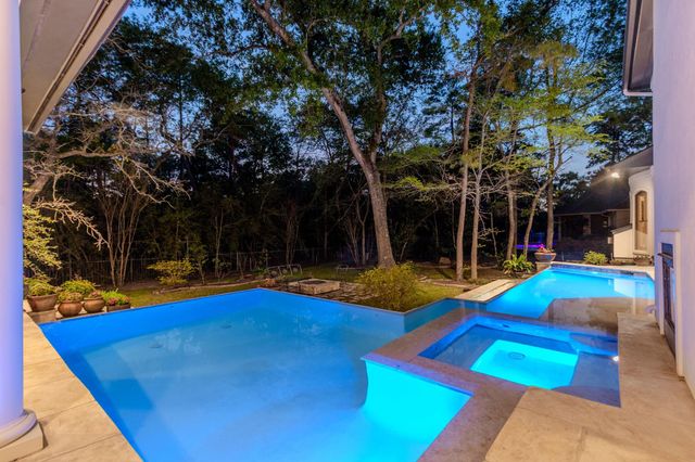 55 Benton Woods Circle, The Woodlands, TX 77382