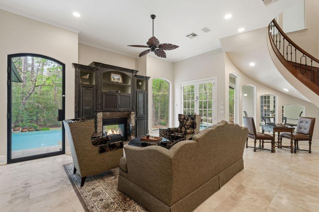 55 Benton Woods Circle, The Woodlands, TX 77382