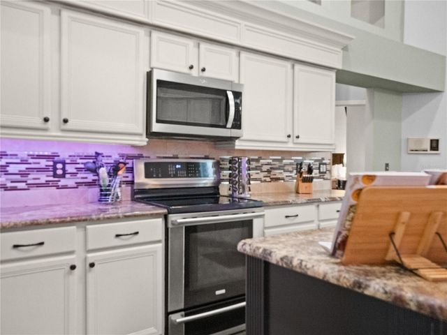 1096 NEW CASTLE LANE, Oviedo, FL 32765