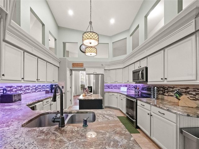 1096 NEW CASTLE LANE, Oviedo, FL 32765