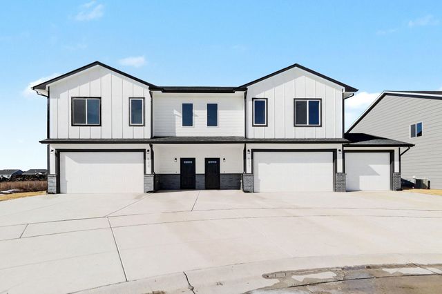 9237 E Fox Pointe Ct, Bel Aire, KS 67226