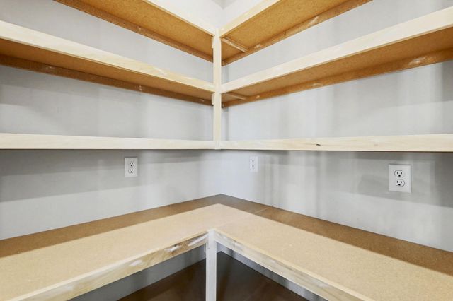 9237 E Fox Pointe Ct, Bel Aire, KS 67226