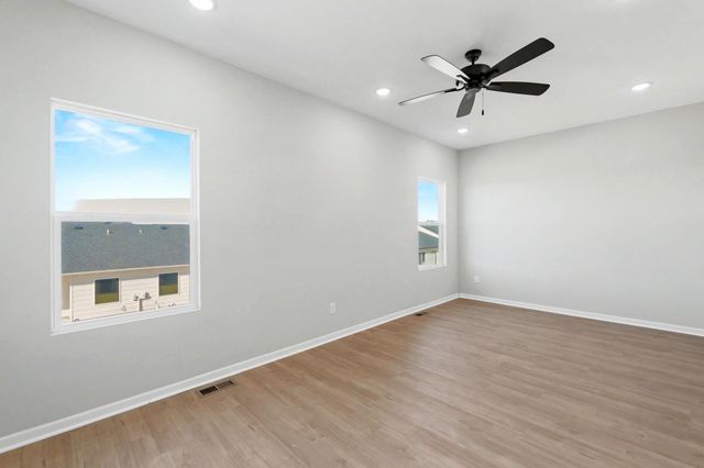 9237 E Fox Pointe Ct, Bel Aire, KS 67226