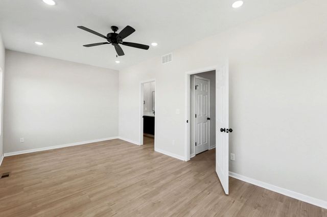 9237 E Fox Pointe Ct, Bel Aire, KS 67226