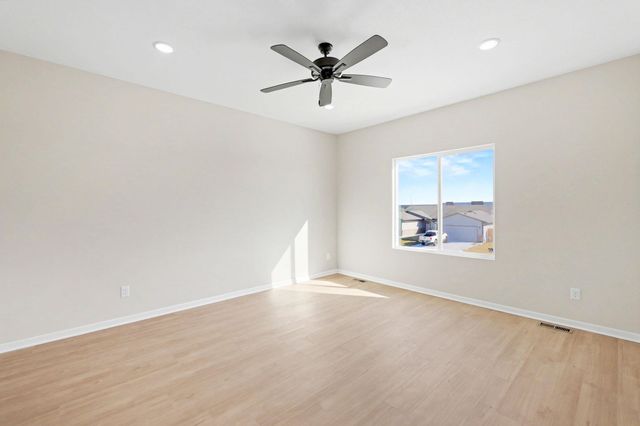 9237 E Fox Pointe Ct, Bel Aire, KS 67226