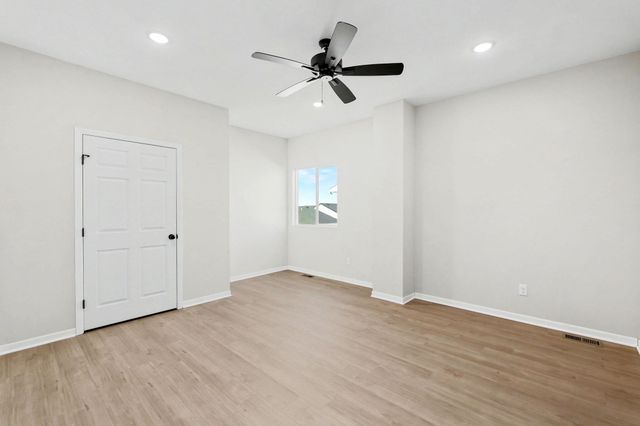 9237 E Fox Pointe Ct, Bel Aire, KS 67226