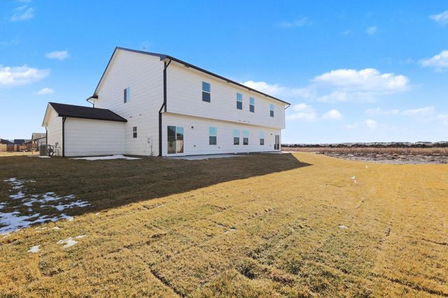 9237 E Fox Pointe Ct, Bel Aire, KS 67226