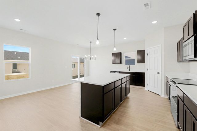 9237 E Fox Pointe Ct, Bel Aire, KS 67226