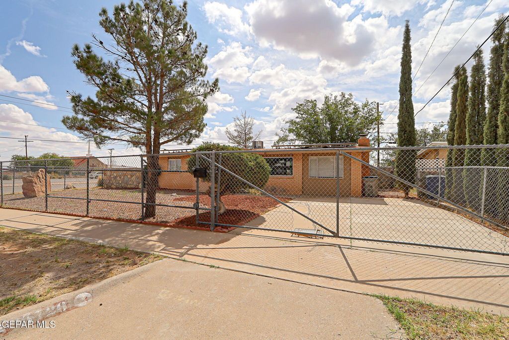 5726 Dearborne Drive, El Paso, TX 79924